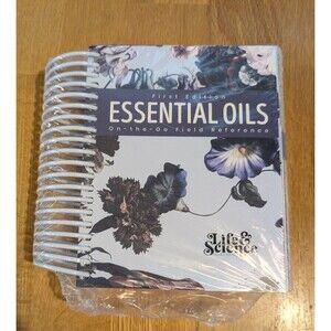 Essential Oils  on-The-Go Field Reference by Life & Science Publishing, FIRST ED
